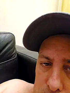 HeteroHotGuy1 online show from December 6, 2024, 1:29 am