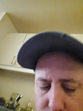 HeteroHotGuy1 online show from February 14, 2025, 2:44 pm