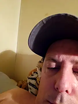 HeteroHotGuy1 online show from March 9, 2025, 8:10 pm