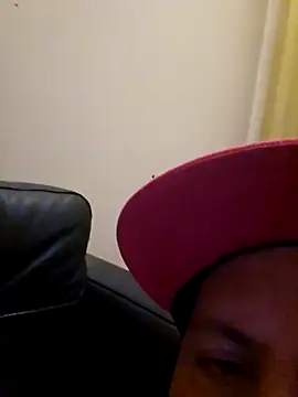 Snapshot of HeteroHotGuy1 chatting on October 12, 2025, 11:48 pm HeteroHotGuy1 online show from October 12, 2025, 11:48 pm