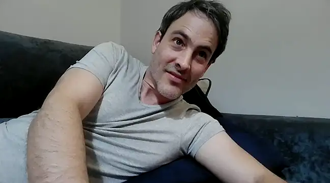 Snapshot of basquehotboy chatting on January 2, 2025, 11:27 pm basquehotboy online show from January 2, 2025, 11:27 pm