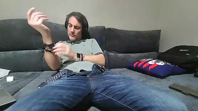 Snapshot of basquehotboy chatting on January 12, 2025, 10:12 pm basquehotboy online show from January 12, 2025, 10:12 pm