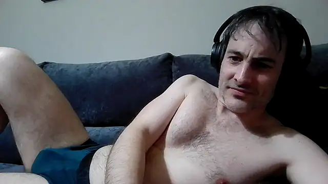 Snapshot of basquehotboy chatting on January 18, 2025, 8:19 pm basquehotboy online show from January 18, 2025, 8:19 pm