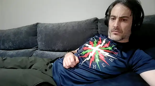 Snapshot of basquehotboy chatting on January 23, 2025, 8:56 pm basquehotboy online show from January 23, 2025, 8:56 pm