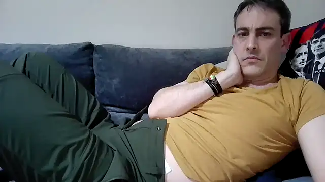 Snapshot of basquehotboy chatting on February 2, 2025, 10:49 pm basquehotboy online show from February 2, 2025, 10:49 pm