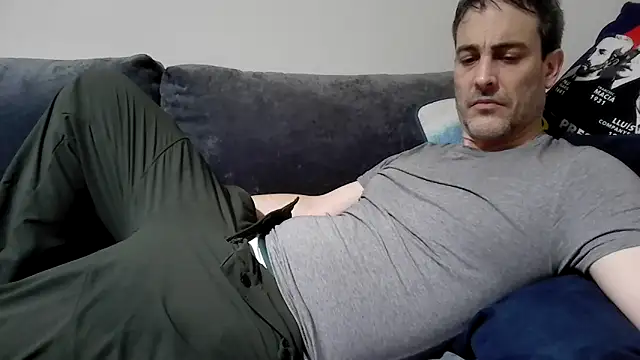 Snapshot of basquehotboy chatting on February 7, 2025, 5:18 pm basquehotboy online show from February 7, 2025, 5:18 pm