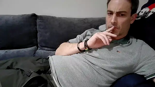 Snapshot of basquehotboy chatting on February 10, 2025, 11:13 pm basquehotboy online show from February 10, 2025, 11:13 pm