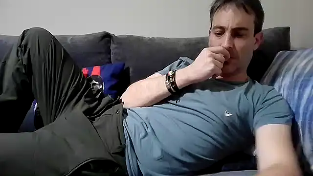 Snapshot of basquehotboy chatting on February 11, 2025, 11:33 pm basquehotboy online show from February 11, 2025, 11:33 pm