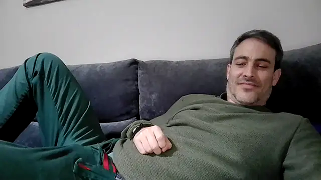 Snapshot of basquehotboy chatting on February 13, 2025, 9:49 pm basquehotboy online show from February 13, 2025, 9:49 pm