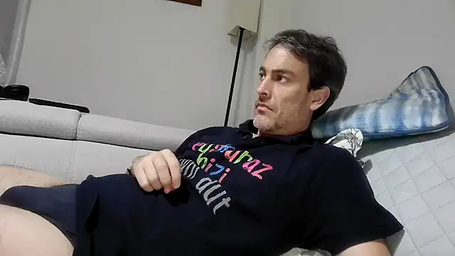 Snapshot of basquehotboy chatting on September 9, 2025, 8:41 pm basquehotboy online show from September 9, 2025, 8:41 pm