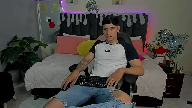 Damian23   online show from December 30, 2024, 12:20 pm
