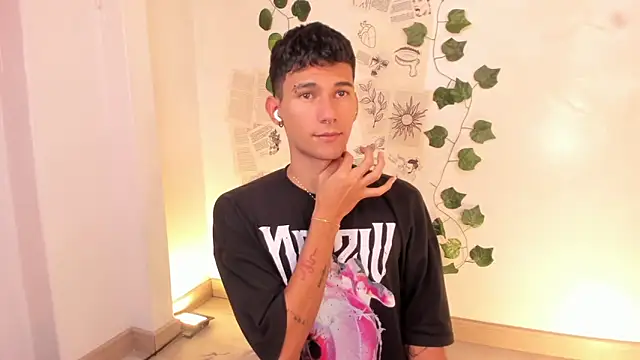 Snapshot of Alexx_tc chatting on February 13, 2026, 2:29 am Alexx tc online show from February 13, 2026, 2:29 am