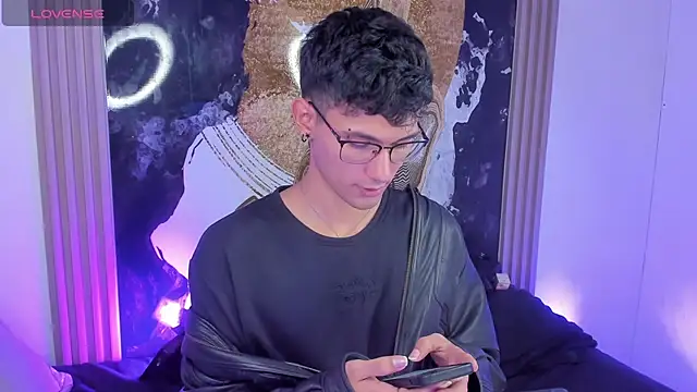 Snapshot of Alexx_tc chatting on March 20, 2026, 1:32 am Alexx tc online show from March 20, 2026, 1:32 am