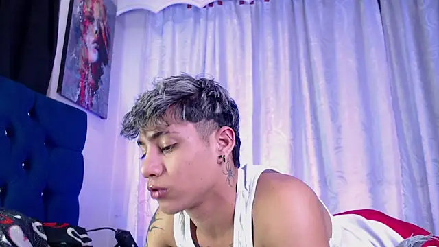 Sexys Boys Hot1 online show from May 7, 2026, 1:55 am