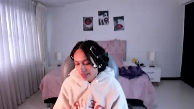 Kat cute  online show from January 25, 2025, 3:30 pm