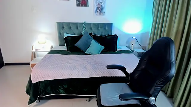 Kat cute  online show from March 7, 2025, 8:56 am