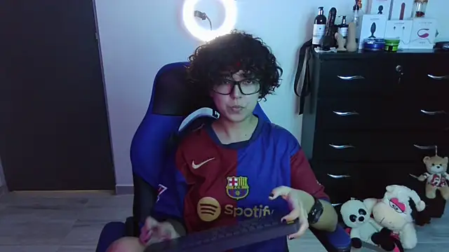 thomascooper7 online show from September 28, 2025, 5:51 pm