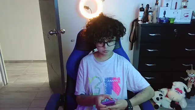 thomascooper7 online show from October 10, 2025, 7:24 pm