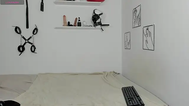 Sabrina Rosse   online show from October 16, 2025, 11:55 am