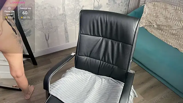 Eva Conors  online show from October 8, 2025, 1:03 am