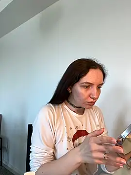 Kristina kiskis online show from March 19, 2025, 8:45 am