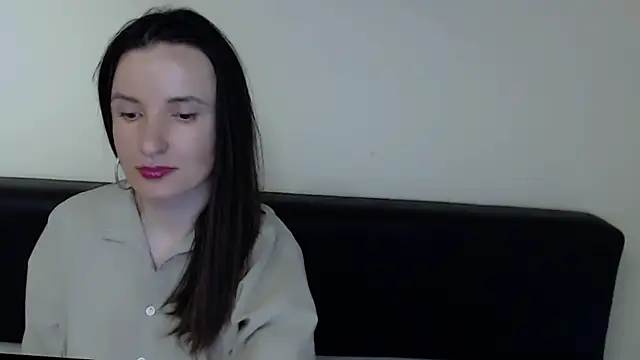 LaimaV  online show from May 5, 2026, 5:21 pm