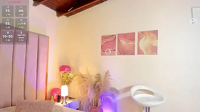 Snapshot of Milan_ebony chatting on October 18, 2025, 11:33 am Milan ebony online show from October 18, 2025, 11:33 am