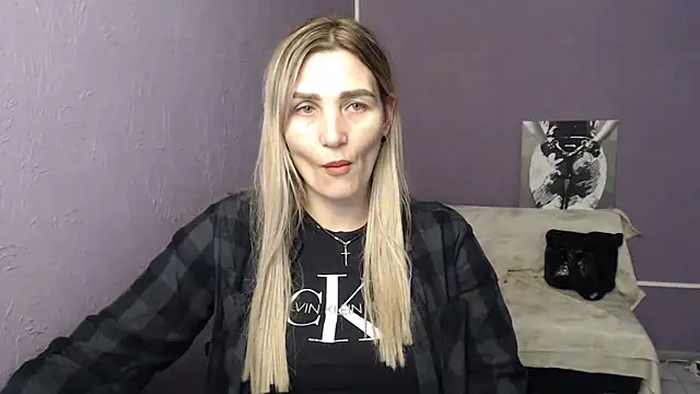 Snapshot of _sexy_lady chatting on October 31, 2025, 1:34 pm sexy lady online show from October 31, 2025, 1:34 pm