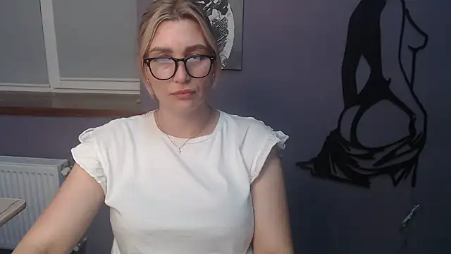  sexy lady online show from May 7, 2026, 12:43 pm
