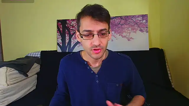 Snapshot of HungEddy chatting on October 20, 2025, 6:30 pm HungEddy online show from October 20, 2025, 6:30 pm