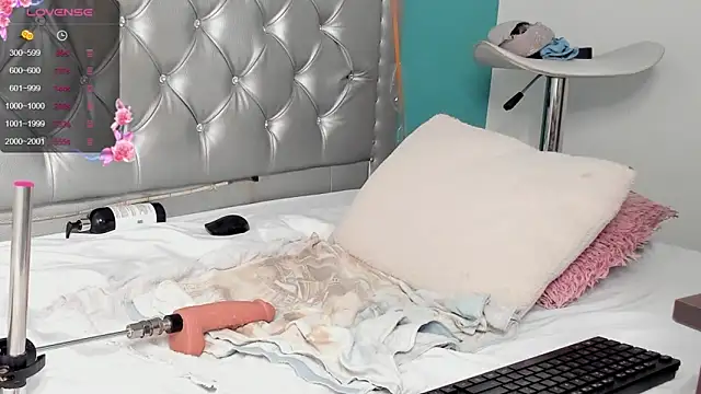 GinaKurt online show from December 30, 2024, 8:32 am