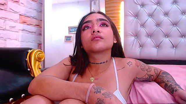 HelenaSwani online show from January 21, 2025, 3:43 pm