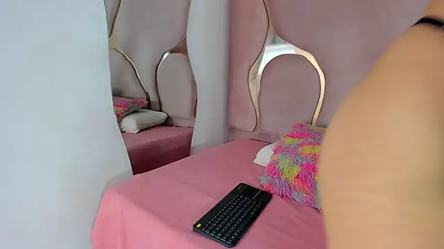 Sofia-candyht online show from May 5, 2026, 9:01 pm