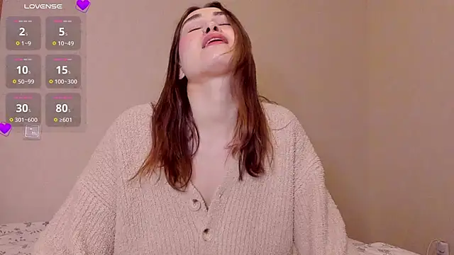 Snapshot of sleeeep_y chatting on December 18, 2024, 11:40 pm sleeeep y online show from December 18, 2024, 11:40 pm