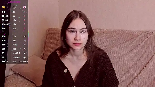 Snapshot of sleeeep_y chatting on October 6, 2025, 9:23 pm sleeeep y online show from October 6, 2025, 9:23 pm