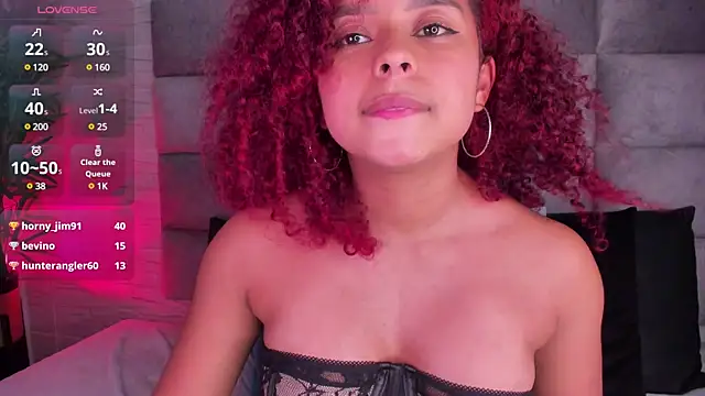 Snapshot of lara_jones_ chatting on January 31, 2025, 9:48 am lara jones  online show from January 31, 2025, 9:48 am