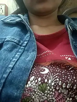 Snapshot of Rajni-Mehra chatting on February 4, 2025, 5:12 pm Rajni-Mehra online show from February 4, 2025, 5:12 pm