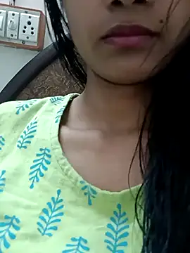 Snapshot of Rajni-Mehra chatting on February 19, 2025, 9:39 am Rajni-Mehra online show from February 19, 2025, 9:39 am