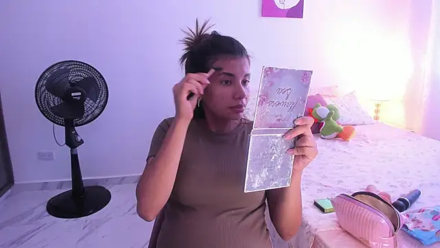 Snapshot of adop_me__ chatting on December 27, 2024, 9:43 pm adop me online show from December 27, 2024, 9:43 pm