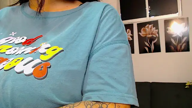 lily f00x online show from February 14, 2026, 12:35 pm