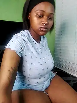 Snapshot of ThickPearlx23 chatting on October 16, 2025, 2:45 am ThickPearlx23 online show from October 16, 2025, 2:45 am