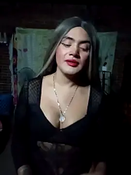 yovana13 online show from March 4, 2026, 9:15 am
