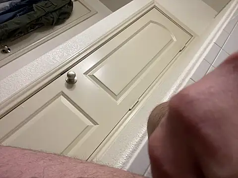 Snapshot of DuroMan25 chatting on February 27, 2025, 8:20 pm DuroMan25 online show from February 27, 2025, 8:20 pm