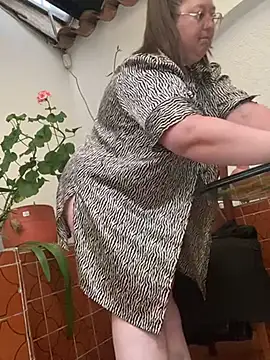 Snapshot of Chloee_ep chatting on December 11, 2024, 10:38 pm Chloee ep online show from December 11, 2024, 10:38 pm