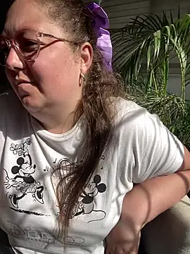 Snapshot of Chloee_ep chatting on December 12, 2024, 7:26 pm Chloee ep online show from December 12, 2024, 7:26 pm