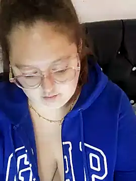 Snapshot of Chloee_ep chatting on January 12, 2025, 9:51 pm Chloee ep online show from January 12, 2025, 9:51 pm