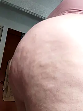 Snapshot of Chloee_ep chatting on March 7, 2025, 4:22 pm Chloee ep online show from March 7, 2025, 4:22 pm