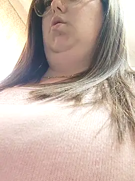 Snapshot of Chloee_ep chatting on March 20, 2025, 4:42 pm Chloee ep online show from March 20, 2025, 4:42 pm