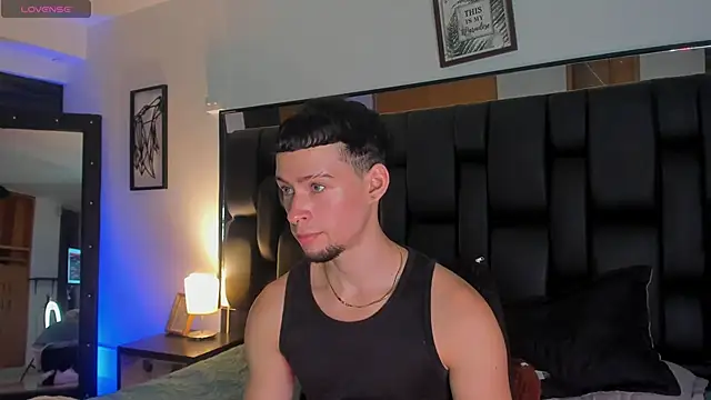 JadeSmiith  online show from September 17, 2025, 10:33 pm