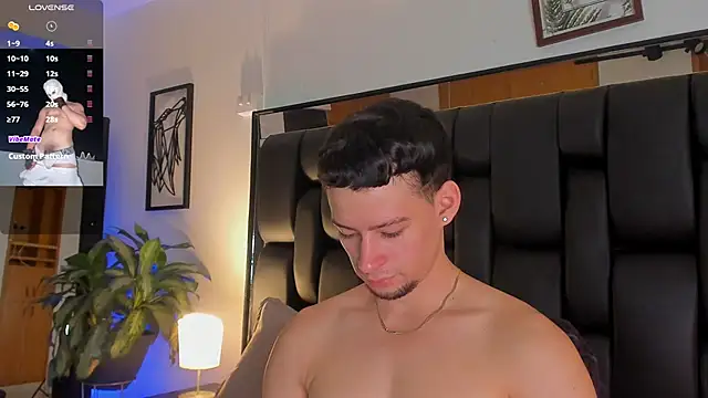 JadeSmiith  online show from September 22, 2025, 10:23 pm